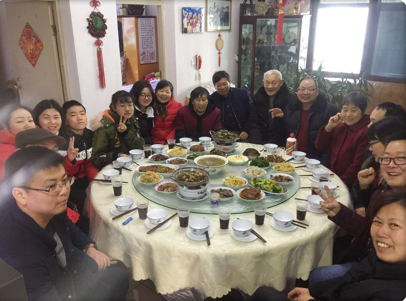 除夕夜，四代同堂過(guò)新年。（當(dāng)陽(yáng)公司生產(chǎn)企劃部  張燕）.jpg